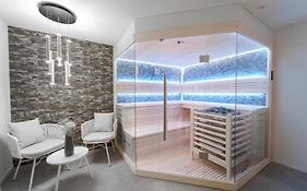 Privat-Spa Mit Whirlpool Und Sauna Fuer 5 Personen!